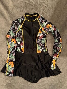 Women's Long Sleeve Swimwear Rash Guard  One Piece Swimsuit Sz Small